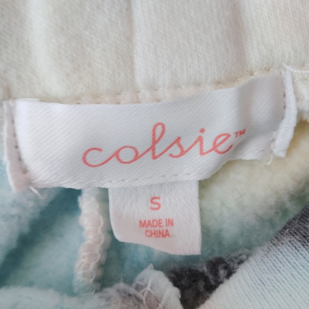 Colsie Tie Dye Comfy Shorts - Picture 4 of 4